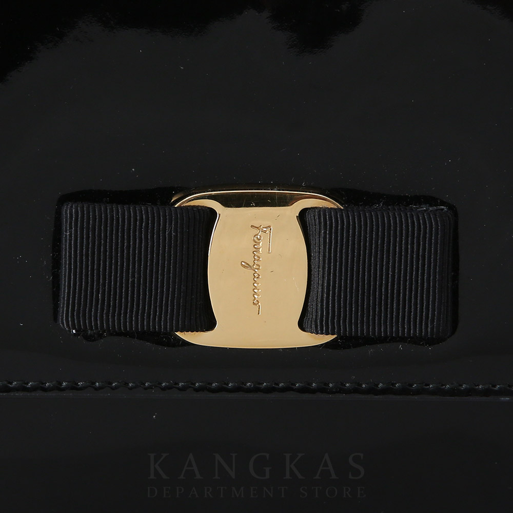 FERRAGAMO(USED)페레가모 페이던트 바라리본 체인 숄더백